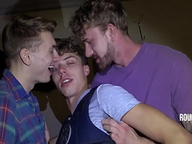 确保Law被我们干进小嫩屁眼 chinese gay nigger porn