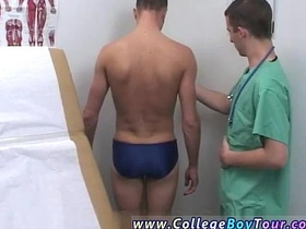 亚洲男孩体检故事男同色情 我让他知道我准备... gay sex videos clips asian men