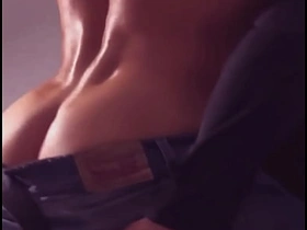 看我上司在酒吧喝几杯后回家前怎么操我——他老婆还在家 gay asian group sex videos