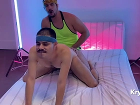 无套狂干。第一部 gay japanese muscle bottom porn
