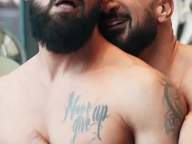 猛男Justin Jett让Marco Napoli张大嘴 颜射到他满脸精液 gay asian fucks white porn