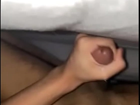 亚裔小骚货揉搓发情的鸡巴 korean buff gay porn