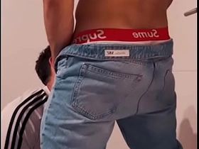 单身派对上的直男男友偷偷在派对角落操我 asian joyous sex videos thisvid.com