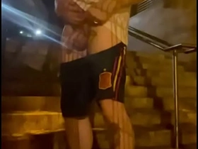 素人男孩当街小便被拍 chinese on boy gay porn