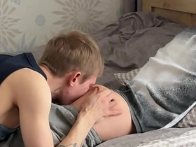 第一部 舔我甜心朋友的屁眼时他在打游戏 接着就干他 asian jubilant mating videos tube