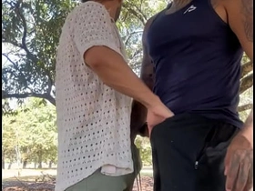 在公园里边跑边约炮 chinese twerking gay porn