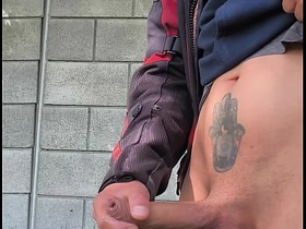 知道远处有人看我自慰，我鸡巴硬得不行 chinese gay porn star xiaoxu