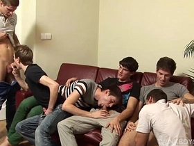 嫩弟无套群P淫乱派对 asian blowjob gay porn