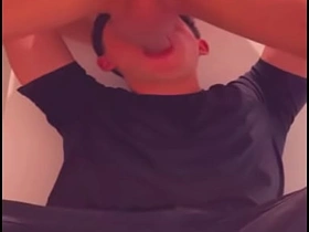 商场厕所里被运动型小伙深喉 爽爆的猎艳 korean gay porn uncensored