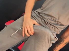 肌肉猛男狂撸挑衅你 japangaysex category japanese gay porn
