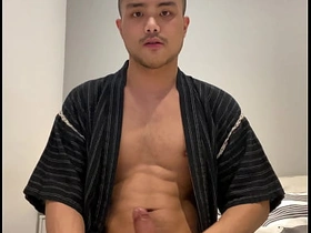 穿浴衣的亚洲男孩打飞机 chinese homemade gay porn