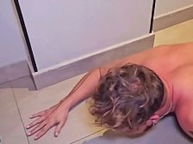 大胡子主人操烂小鲜肉的屁眼，把他当性奴使唤。BDSM狗玩羞辱高潮 delighted asian tied porn