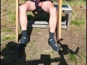 我是个发情的骑行者。当众撸管射精。 naked chinese gay porn