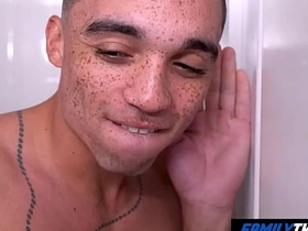 家庭嫩肉 - 看我朋友和他继父搞 gay chinese trans man porn