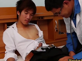 娇小亚洲嫩鸡被医生舔肛后狂捅 porn gay thailand twitter
