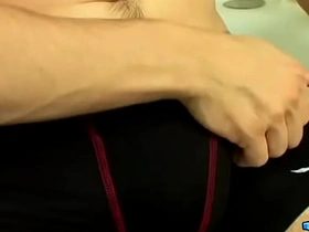 UndieTwinks: Bryce Corbin洗澡时硬到流水还猛撸 korean feet gay porn