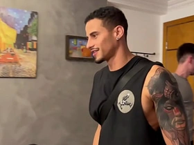 本来雇我当家教结果把学生都给上了 hot gay porn first time