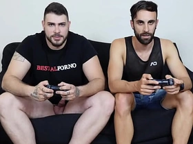 直男哥们在PS上赌输赢 gay porn chinese out