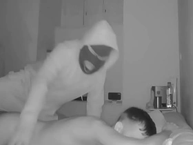 第一部-免费：蒙面入侵者被业余嫩草抓住惩罚羞辱 gay porn chinese clips