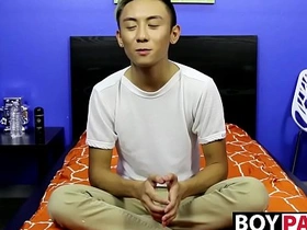 亚洲嫩男采访后脱光打飞机 gay hot porn videos