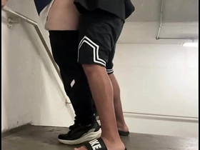 楼道贱货求楼梯间挨操，老子如她所愿狠狠干了 japanese straight guy joyous porn