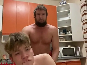 暴怒俄罗斯熊爹在厨房狂干19岁小鲜肉 jack chinese gay porn