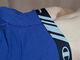日本男孩喷出2.5英寸精液 porn gay japan hot