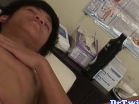 亚裔业余小鲜肉蛋蛋按摩 japan gay porn download