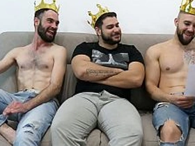 三个下流国王 asian gay piss porn