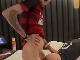 比赛结束后，我操了球队的前锋 asian model gay sex videos