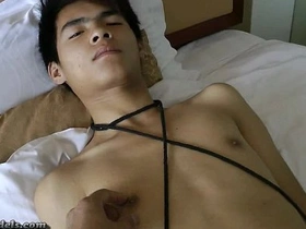 亚裔美少年束缚手活 old asian gay porn