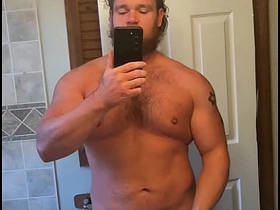 肌肉男巨屌对着镜子硬挺喷射，哎呀。红色预告视频 chinese buff gay porn