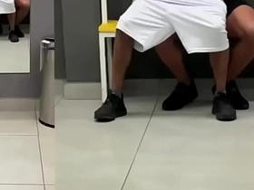 健身教练练完就操了我 hot summer gay porn
