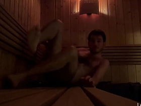 公共桑拿房被抓打飞机射精——同志暴露癖 gay twink korean porn