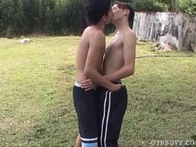 拉丁小鲜肉马里奥和莱昂纳多户外狂操 gay porn hot new