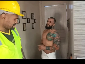 我把工具借给邻居结果被他猛操！ gay porn asian cam