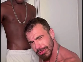 和大鸡巴玩花样 taiwan gay porn actor