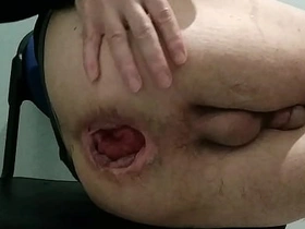 拍完300部肛交片後曬臀 還被巨物狠狠插入 asian gay making love videos x.com