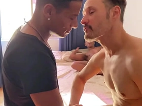 摩托仔加入猛男互搞派对 twitter asian gay sex videos