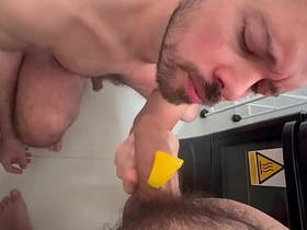 水果沙拉加踢蛋——完整版在红迪 strife = 'wife' hot gay porn