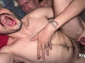 爹地用他的巨屌干我 第四集 japanese milking gay porn