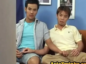 日本嫩鸭吹箫后无套后入式 japanese chubby daddy gay porn
