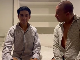 这小年轻从没尝过残疾大哥的巨屌 japan gay porn boy