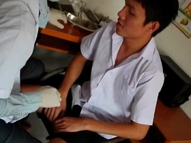 给小鲜肉医生口交 asian piping hot gay porn