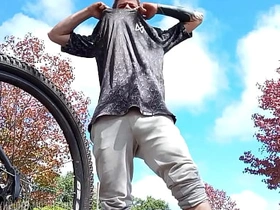 骑单车让我鸡儿梆硬 asian teen boys gay sex videos