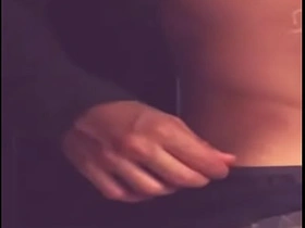 趁室友派对喝醉回来第一次摸他鸡巴 ren japan gay porn
