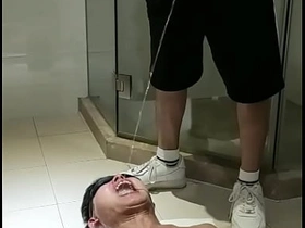 亚洲人尿吐 gay porn white added to asian