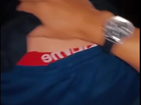 在玫瑰与玫瑰之间喝了几杯后，邻居最终操了我 gay korean male porn