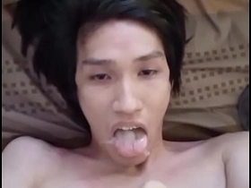 泰国基佬FagTeetajet 喝自己的精液 射自己一脸 asian administering boy gay porn